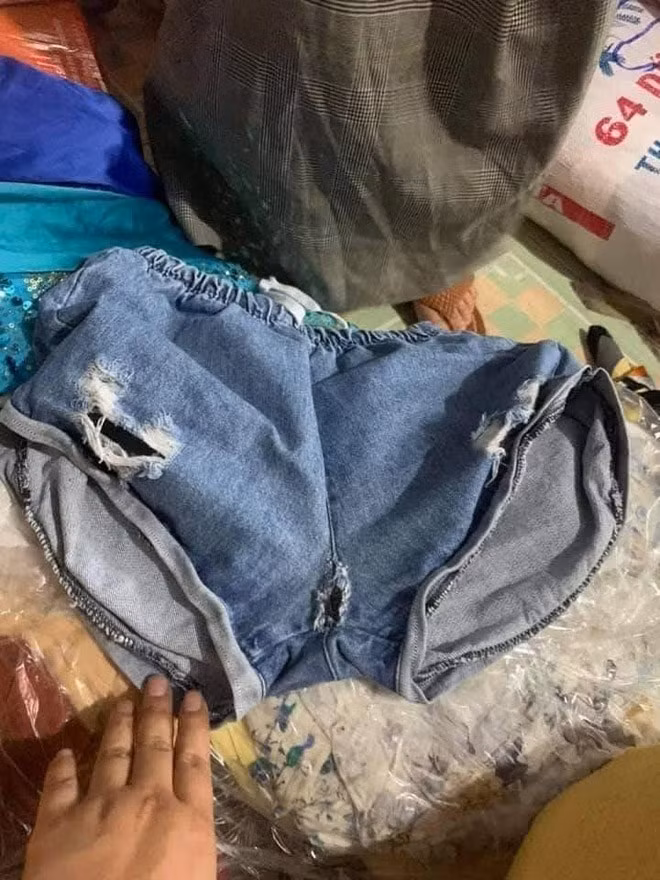 Quan rach, vay hai day tu thien cho mien Trung: Ung ho hay vut rac?-Hinh-5