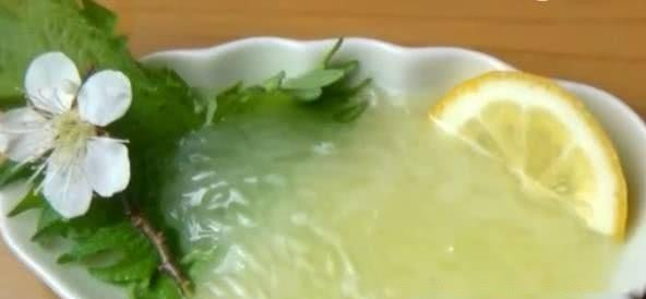 Thời gian gần đây, trứng bạch tuộc lại trở nên phổ biến trên đường phố Nhật Bản. Nó được các đầu bếp chế biến thành sushi hoặc dùng để nấu súp.