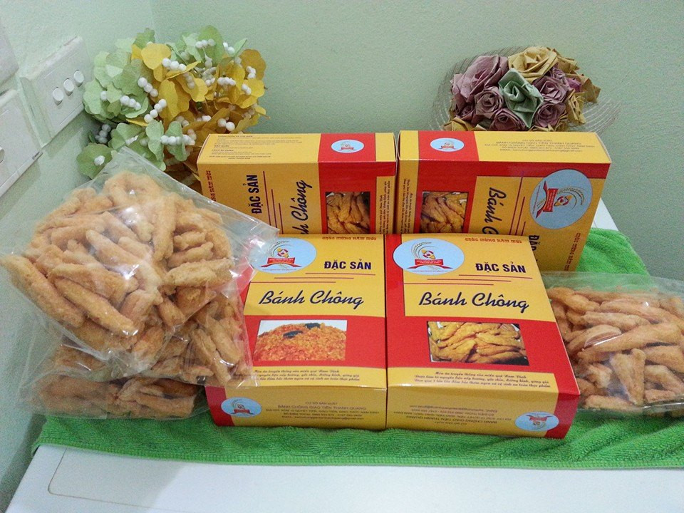 Bánh chông giòn, có màu hồng cam rất đẹp, mùi thơm ngon, vị ngọt. Món bánh này đến nay tại Nam Định cũng không còn mấy phổ biến, chỉ còn vài gia đình làm để cung cấp theo đơn đặt hàng hoặc mang lên thành phố biếu cho người thân làm quà cho đỡ nhớ quê.