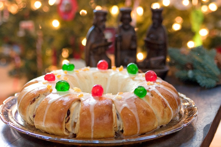 Rosca de Reyes (Tây Ban Nha): Đây là một loại bánh truyền thống của Tây Ban Nha. Bánh thường xuất hiện trong suốt dịp lễ Giáng sinh đến ngày 6/1 hàng năm để mừng lễ Dia de ló Reyes (Ngày của đức Vua).