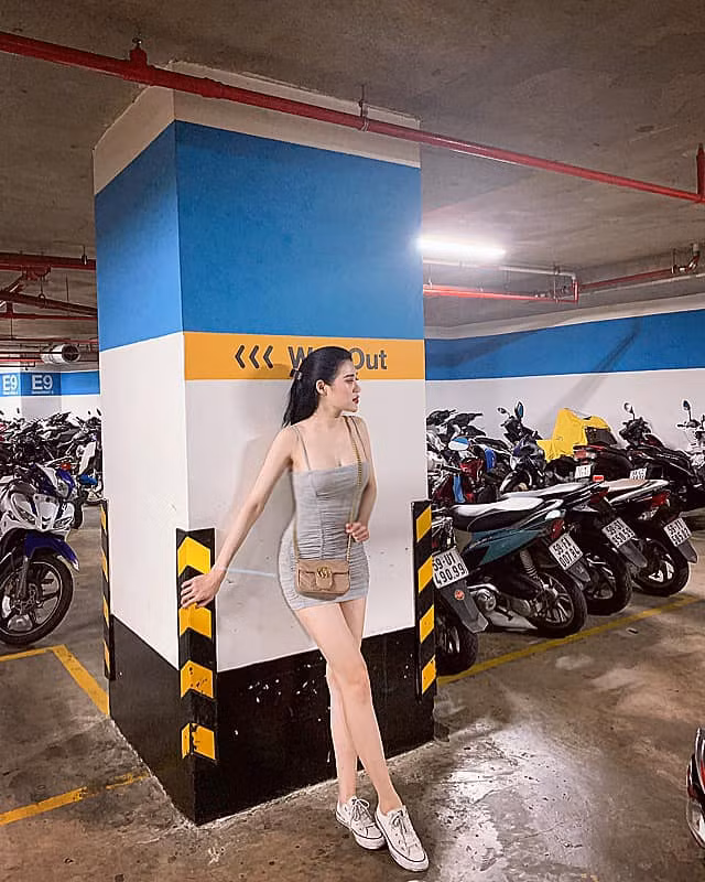 Váy bodycon cũng là một trong những trang phục gợi cảm thường được cô nàng trưng dụng.