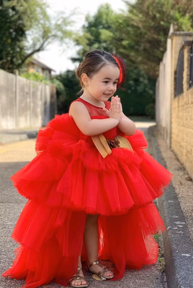 Việc chi 20 ngàn bảng Anh (hơn 600 triệu đồng) mua sắm hàng hiệu cho cô con gái 3 tuổi khiến bà mẹ trẻ người Anh đã phải nhận rất nhiều lời chỉ trích từ dân mạng.