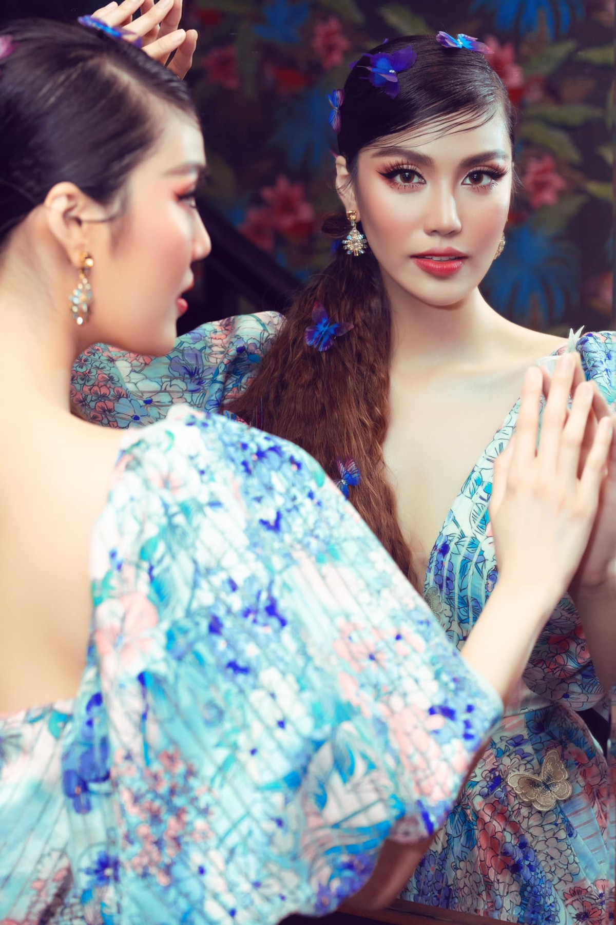 Hoa khôi Áo dài Lan Khuê ăn mặc ngày càng gợi cảm và sành điệu hơn sau khi sinh con đầu lòng.