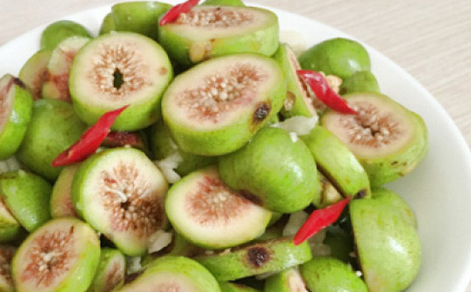 Sung: Trong sung có chứa rất nhiều chất xơ, giúp cơ thể tiêu hóa tốt. Bên cạnh đó, canxi có nhiều trong quả sung giúp hệ xương của bạn chắc hơn và bạn có thể ăn nhiều sung mà không sợ béo do quả sung chứa ít calo.