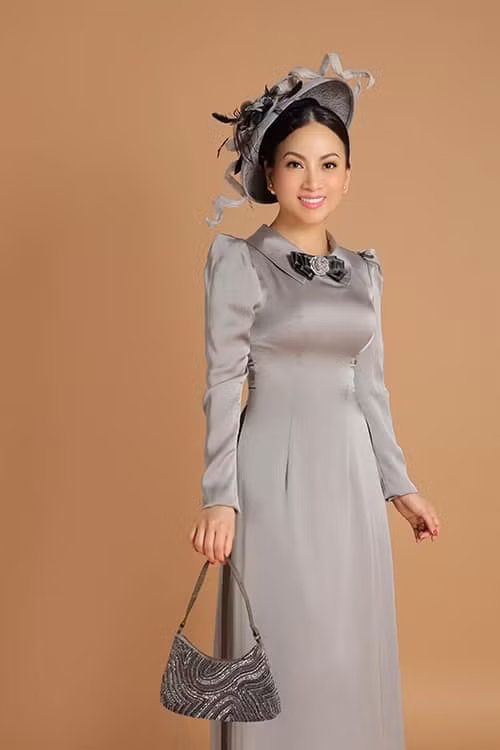 Với Hà Phương, việc quan tâm đến chế độ ăn uống để giữ vóc dáng cân đối là rất cần thiết. Vì thế mỗi khi cuối tuần, em gái Cẩm Ly đều dành ra ít nhất 30 phút để chuẩn bị cho thực đơn suốt 7 ngày liên tiếp.