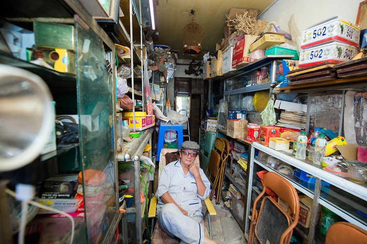 Ky la nhung can nha sieu nho vua mot nguoi di... gia 400 trieu/m2-Hinh-5