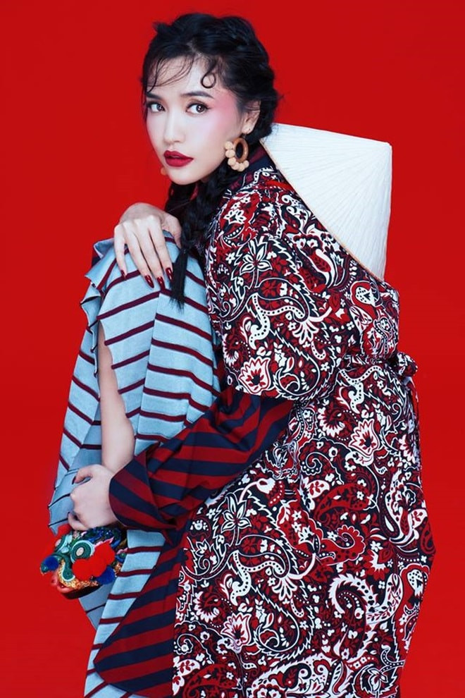 Nữ ca sĩ diện bộ trang phục của nhà mốt Kenzo gây ấn tượng trong MV "Bùa Yêu".