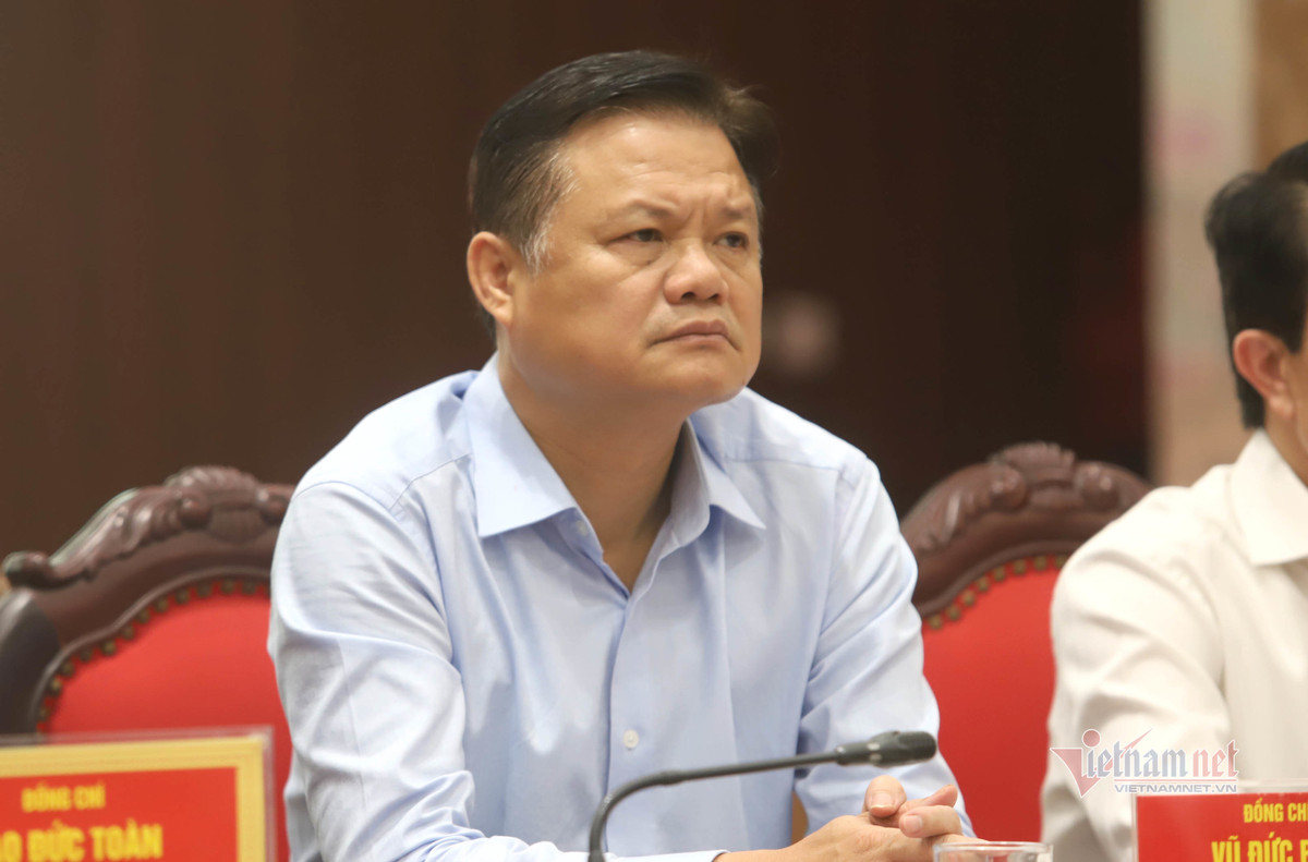 Ha Noi ra soat ky thu nhap, con hoc nuoc ngoai cua nhan su khoa moi-Hinh-2