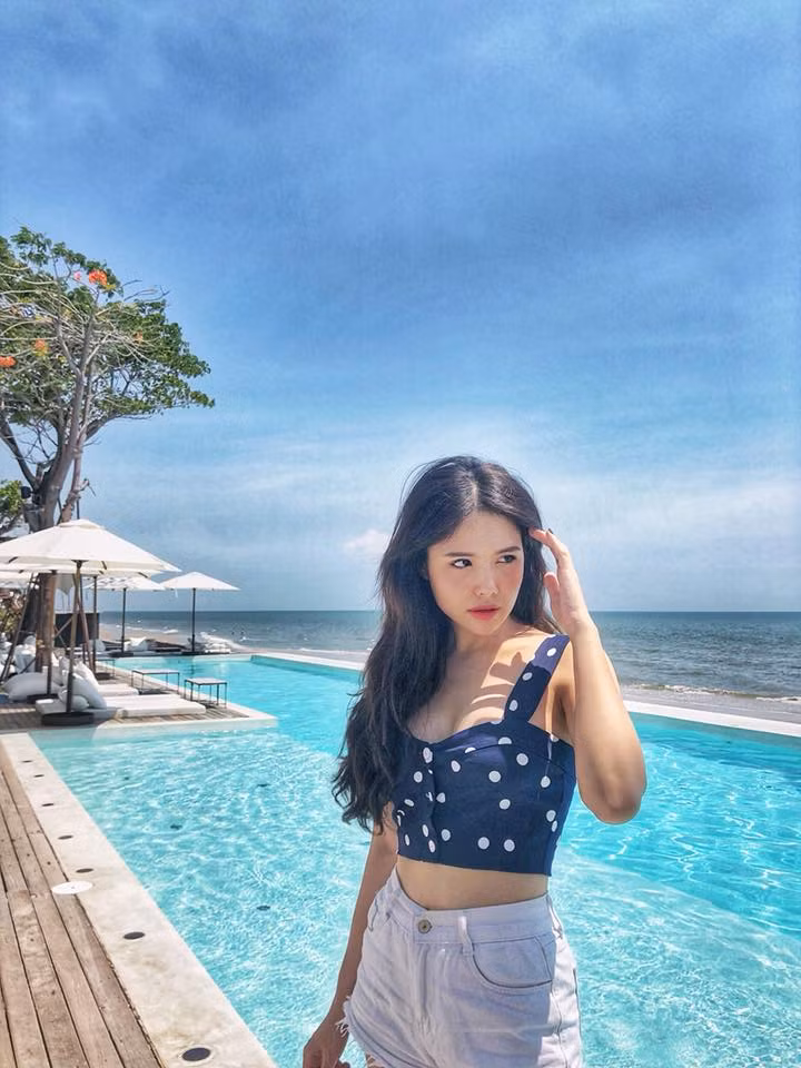 Ngoài boxing, Phanh Lee còn mới kết thân với môn golf. Với golf, là môn thể thao tiêu tốn nhiều calo cho người chơi. Nếu bạn chơi trên sân golf 18 lỗ nghĩa là mỗi vòng bạn sẽ phải đi lại khoảng 3-5km, rơi vào khoảng 10.000 bước chân.