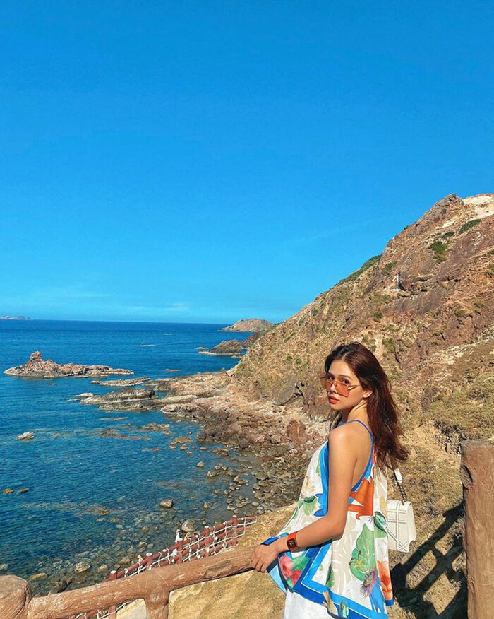 Sau khi kiên trì cải thiện thói quen sống, Phanh Lee lấy lại body thon gọn với 3 vòng chuẩn chỉnh hơn mong đợi.