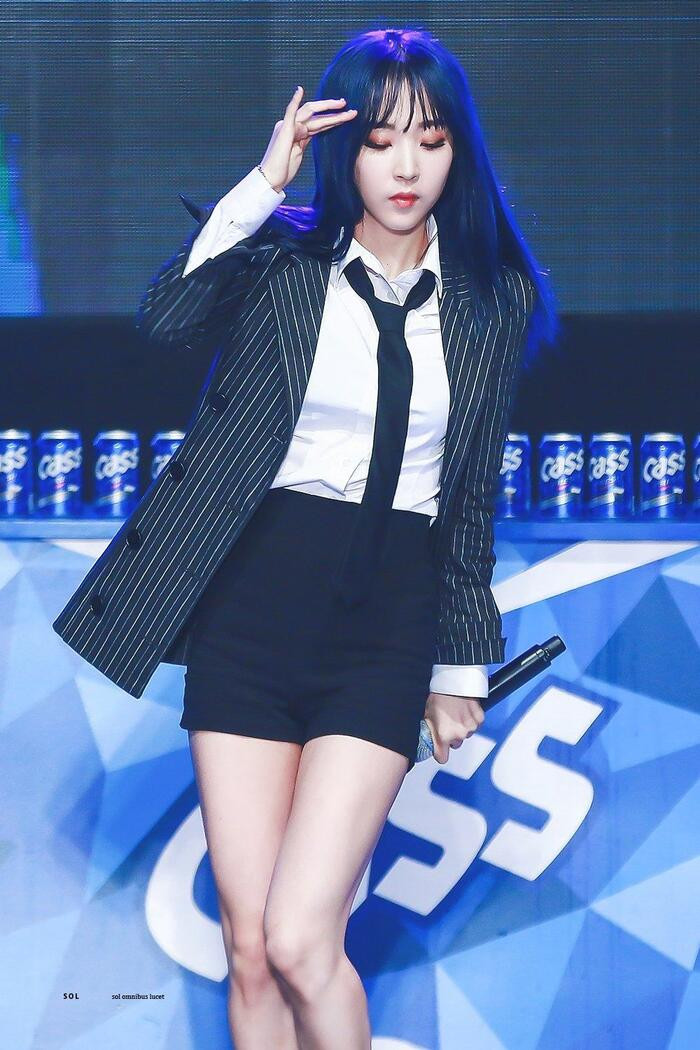 Moonbyul tiết lộ, cô chọn khoai lang làm thực phẩm chính trong kế hoạch giảm cân. Khoai lang chứa lượng calo thấp, giúp no lâu, lại giàu chất xơ, hỗ trợ hệ tiêu hóa hoạt động hiệu quả hơn.