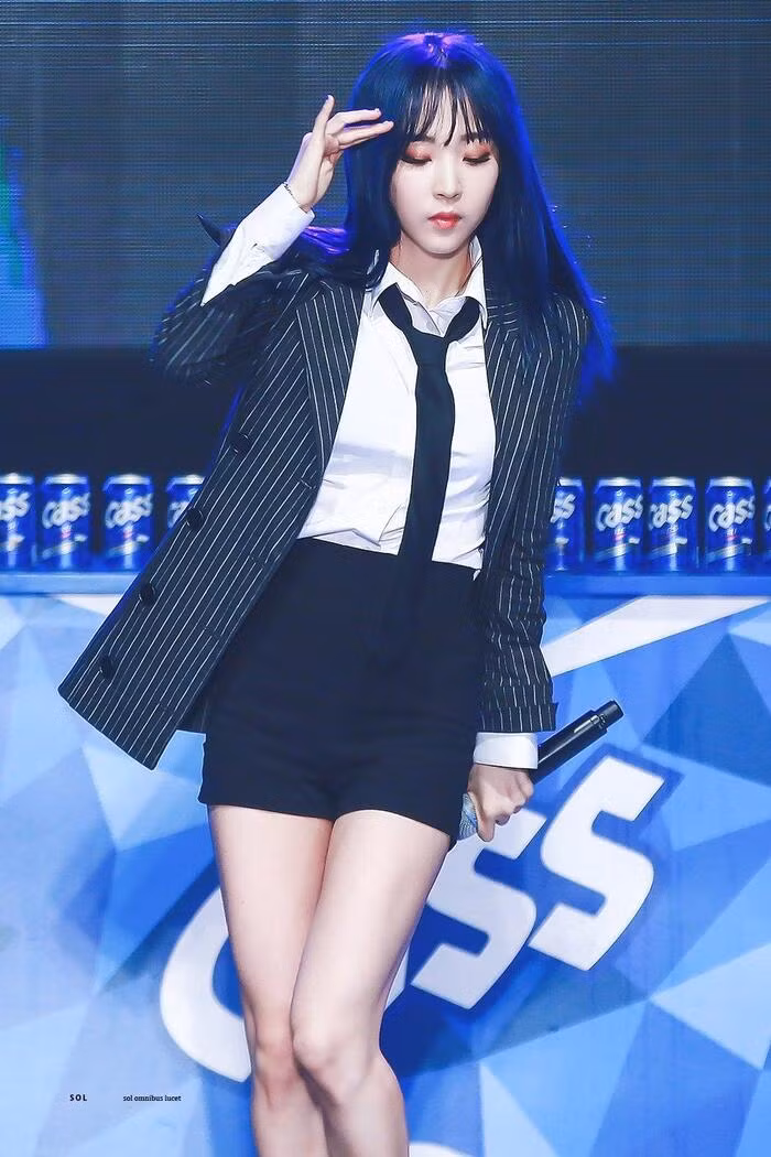 Moonbyul tiết lộ, cô chọn khoai lang làm thực phẩm chính trong kế hoạch giảm cân. Khoai lang chứa lượng calo thấp, giúp no lâu, lại giàu chất xơ, hỗ trợ hệ tiêu hóa hoạt động hiệu quả hơn.