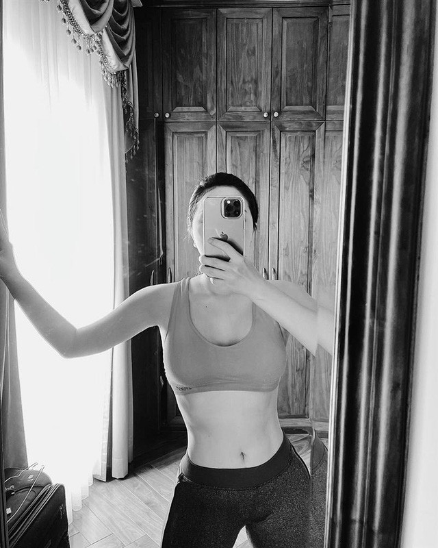 Bảo Thy cho biết sau một tuần khắc nghiệt với bản thân, cô giảm được 3 kg, hiện nặng 54,9 kg, vòng 2 dần hiện rãnh bụng trở lại. Nữ ca sĩ đặt ra mục tiêu giảm thêm khoảng 3 kg nữa trong vòng 10 ngày.