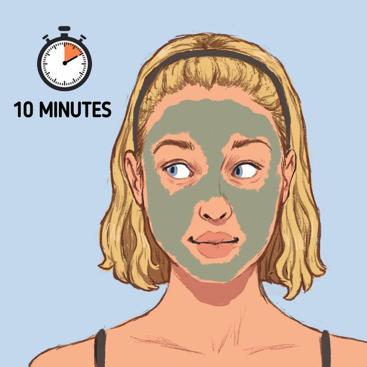 Đắp mặt nạ: Mặt nạ đất sét được sử dụng để làm sạch sâu các lỗ chân lông. Bước này không bắt buộc phải thực hiện hàng ngày, bạn có thể đắp mặt nạ 1-2 lần/ tuần. Có nhiều loại mặt nạ đất sét, như màu xanh lá cây thường dành cho da dầu, màu trắng cho da khô, màu vàng cho da thường và màu đỏ cho da nhạy cảm.