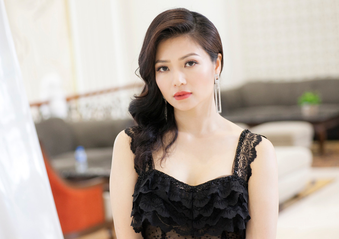 Việc gắn bó với bộ môn múa hơn 20 năm giúp Kiều Anh giữ được vóc dáng thon gọn.