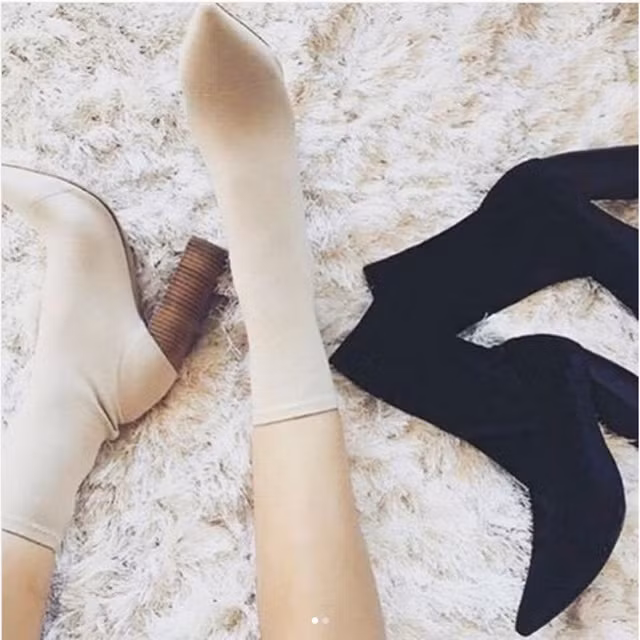 Tủ giày của Ngọc Trinh không thể thiếu những đôi boots hợp thời để dành riêng cho những chuyến xuất ngoại trong mùa đông lạnh giá. Ảnh: Internet.