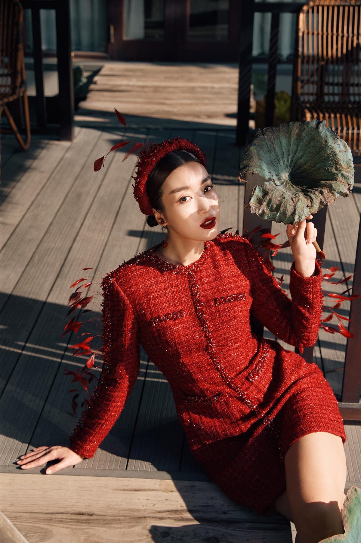 Mỹ Linh diện chiếc đầm dạ vải tweet tôn lên nhan sắc mê hoặc.