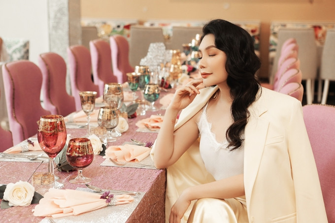 Ban đầu thấy Hồ Quỳnh Hương ăn chay, gia đình cô cũng không ủng hộ. Tuy nhiên, sau đó thấy cô thay đổi theo hướng tích cực như: tính nóng bớt đi, biết quan tâm chăm sóc người khác, người khỏe hơn..., gia đình đã ủng hộ.