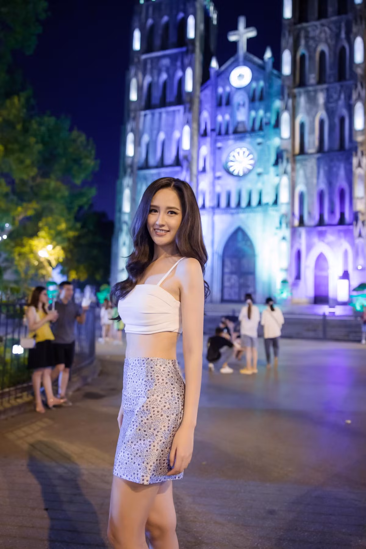 Mai Phương Thúy cho biết tính cô hay quên, nhiều lúc còn quên mình là Hoa hậu nên cô cũng thường gặp rắc rối với chuyện ăn mặc hớ hênh.