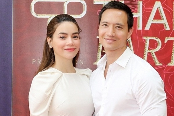 Cách diện trang phục đồng điệu khiến Kim Lý - Hà Hồ trở thành một trong những cặp đôi đẹp nhất showbiz Việt hiện tại.