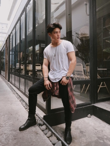 Cách phối đồ kinh hoạt của chàng giám đốc 30 tuổi toát lên sự năng động, cá tính.