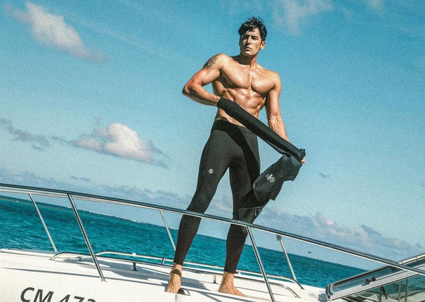 Julien Kang trở nên nổi tiếng sau vai diễn cùng tên trong bộ phim sitcom Gia đình là số một - phần 2 vào năm 2009.