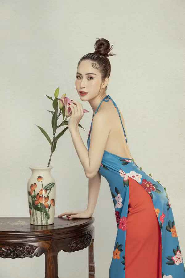 Còn đối với hình ảnh để trình làng trước công chúng, Phan Ngọc Hân có những sự thay đổi để hình ảnh đa dạng tránh gây nhàm chán.