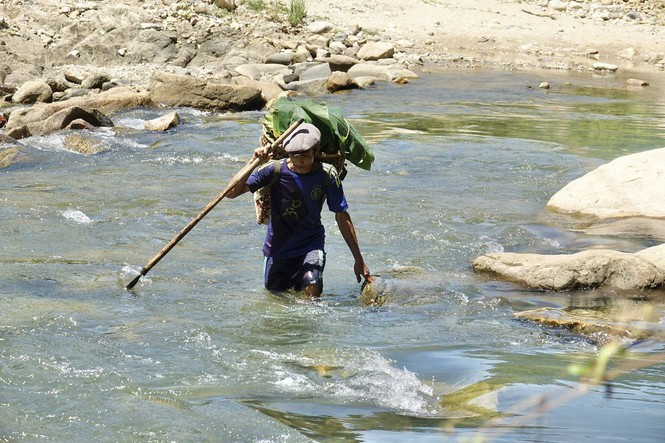 'Người rừng' Hồ Văn Lang sau 7 năm trở về làng - Hình 6 'Nguoi rung' Ho Van Lang sau 7 nam tro ve lang-Hinh-6