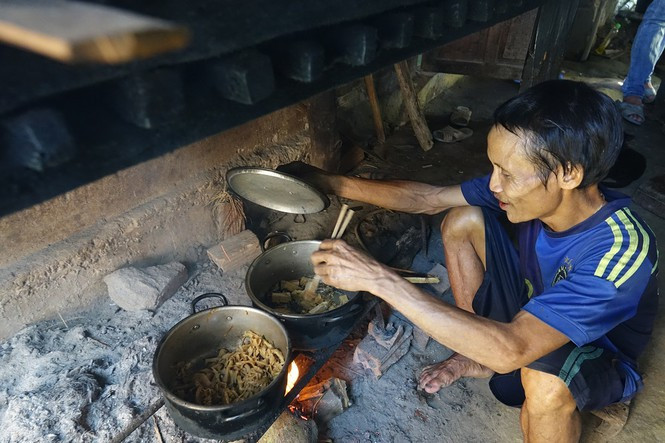'Người rừng' Hồ Văn Lang sau 7 năm trở về làng - Hình 15 'Nguoi rung' Ho Van Lang sau 7 nam tro ve lang-Hinh-15