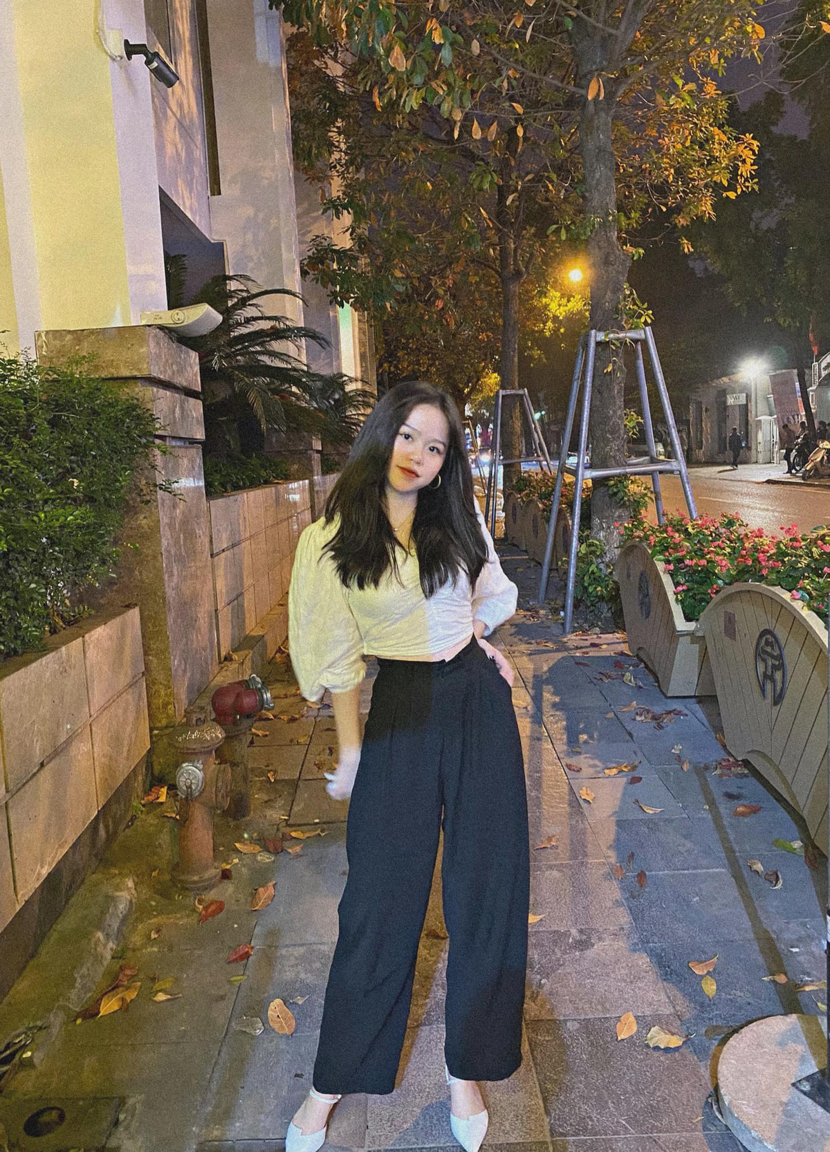 Trên trang cá nhân, Huỳnh Anh thường chia sẻ ảnh đời thường, du lịch, ăn uống...