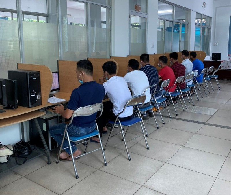 Tu nam 2021, nguoi dan lam thu tuc doi bang lai xe tai nha-Hinh-2