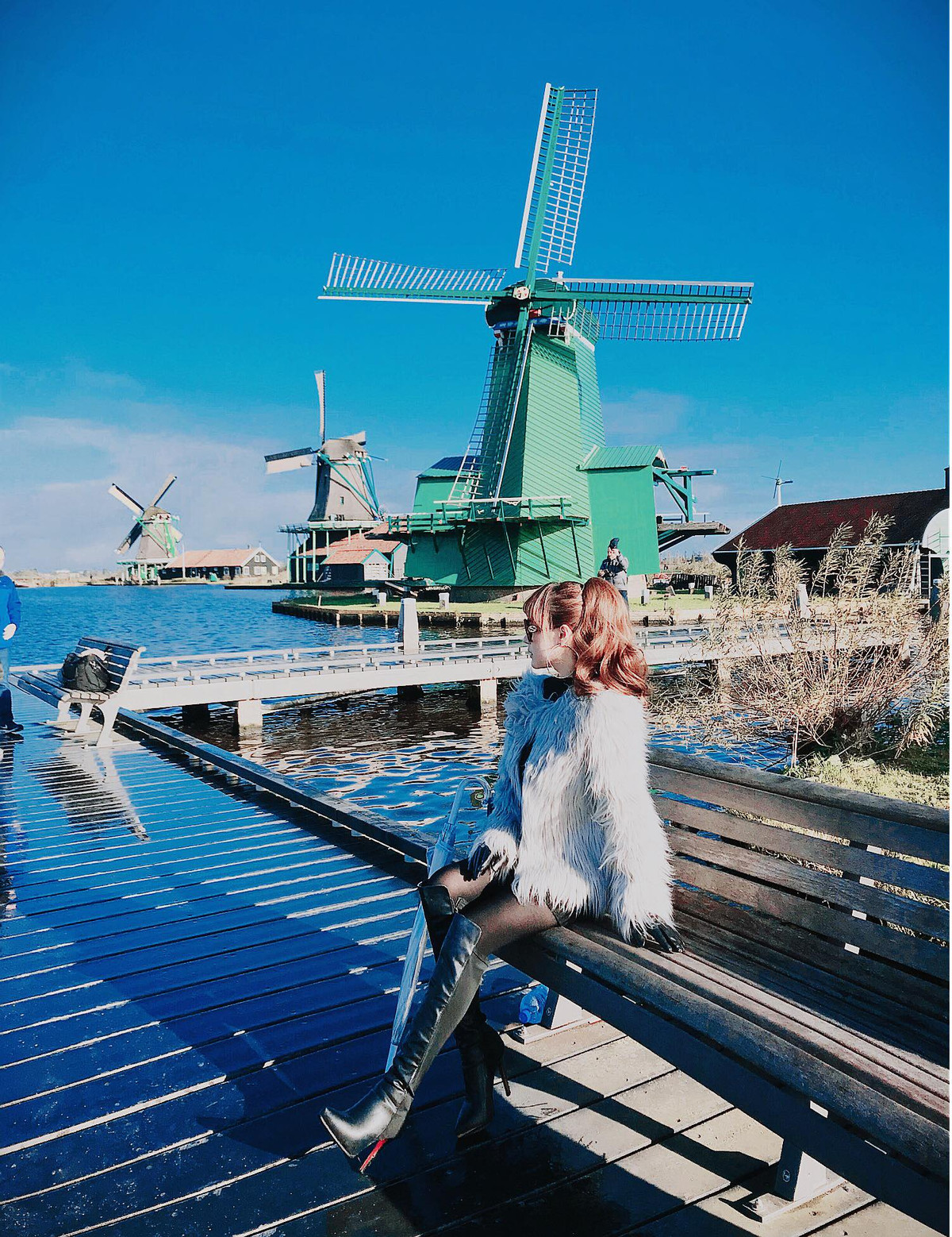 Gu thời trang sành điệu của Bella khiến nhiều cô gái phải ghen tị.