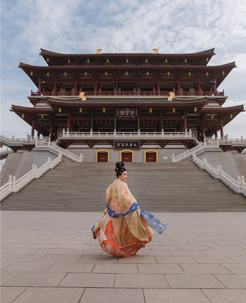 Nang cong chua duoc doc sung, dam cuoi phu quy kinh nguoi-Hinh-3