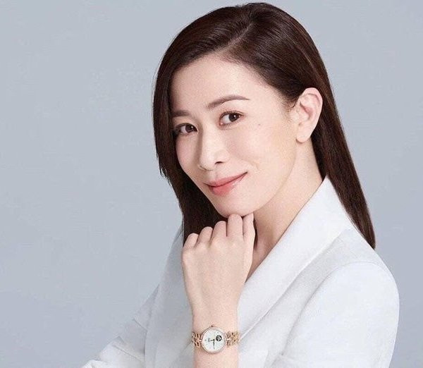 Khi nói đến thói quen ăn uống, Xa Thi Mạn chia sẻ rằng cô không ăn kiêng theo chế độ nào quá đặc biệt. Tuy nhiên, Xa Thi Mạn rất chăm chỉ uống nước. Cô thường uống nước ép táo và nước ép cà rốt mỗi ngày để giữ ẩm cho cơ thể.