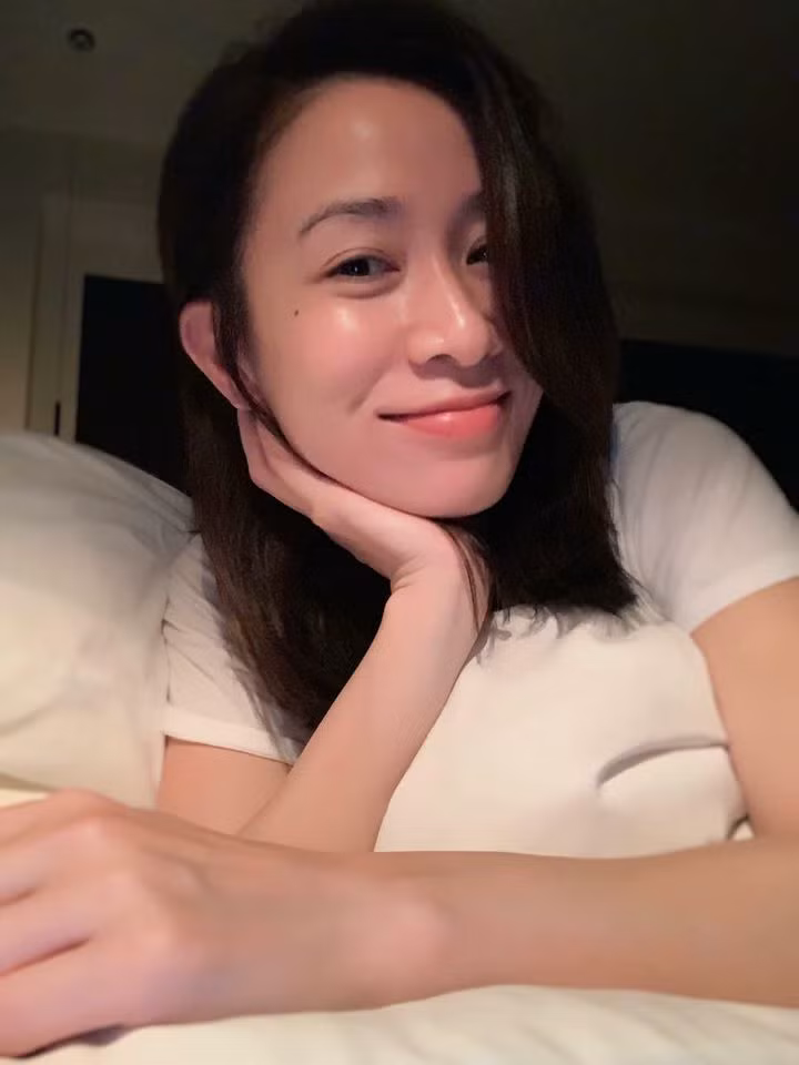 Xa Thi Mạn biết rằng, để có được làn da và vóc dáng đẹp, cô cần có một giấc ngủ ngon và sâu mỗi đêm. Nữ diễn viên thường tắt mọi thiết bị điện tử và dùng thoa tinh dầu oải hương để giữ tinh thần thư giãn, ngủ ngon hơn.