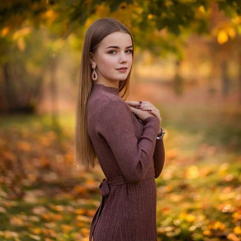 “Mẫu nhí xinh nhất thế giới” thường xuyên góp mặt trong các vũ hội, sự kiện thời trang, giải trí.