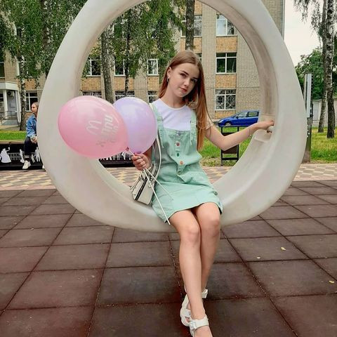 Anna khoe nhan sắc "dậy thì thành công" được nhiều người khen ngợi.