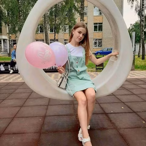 Anna khoe nhan sắc "dậy thì thành công" được nhiều người khen ngợi.