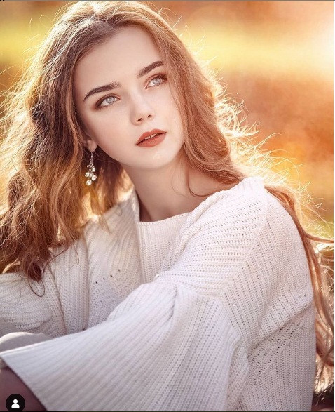 Vẻ đẹp nữ tính của thiếu nữ 16 tuổi khiến bao người mê mẩn.