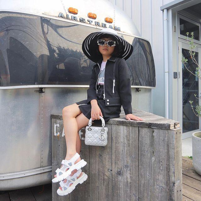 Lớn lên trong một gia đình có truyền thống làm thời trang ở Harajuku, Coco “thấm nhuần” những tư tưởng thời trang từ khi còn trong lòng mẹ.