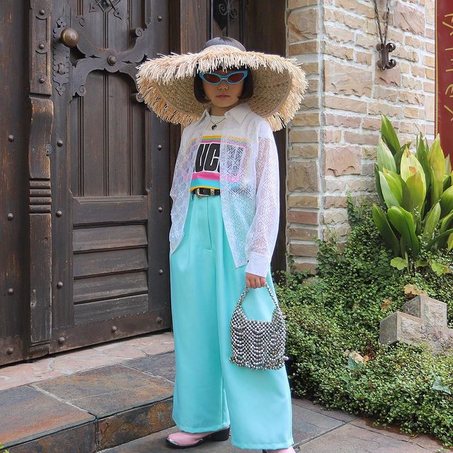 Nhờ những bức hình thời trang siêu chất, Coco đã có cho mình rất nhiều cơ hội lớn như trở thành người trẻ nhất thử kính Gentle Monster, quay quảng cáo cho Nike và tham gia nhiều chiến dịch cùng Chanel