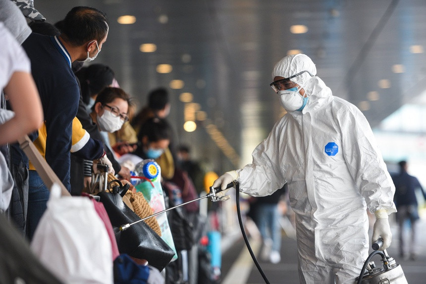 Nam tiep vien mac Covid-19 o TP.HCM co the bi xu ly hinh su