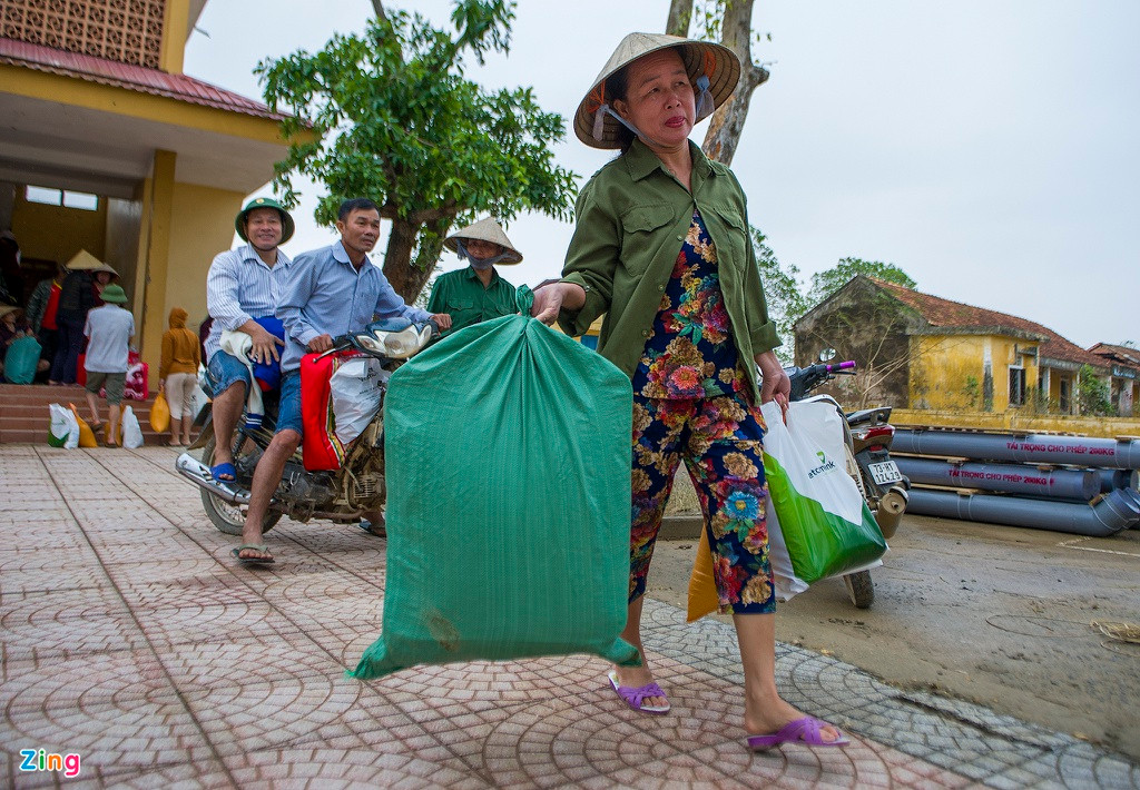 Trang tay sau lu, nguoi Quang Binh them noi lo bao den-Hinh-8