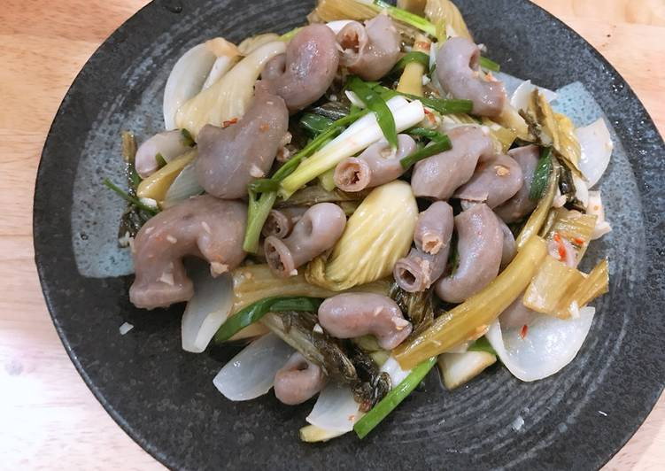 Khi ăn cá, mọi người nên chọn những loại ruột cá ăn được và chế biến cẩn thận. Trước khi nấu, nên rửa thật sạch bằng muối. Và đặc biệt phải nấu thận chín, tránh nguy cơ mắc các bệnh ký sinh trùng.