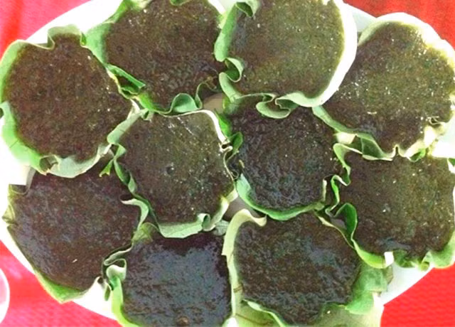 Bánh đúc rau câu, một món ăn ngon, đem lại giá trị dinh dưỡng cao mà giá thành lại rất “hạt rẻ”. Món này được biết đến đầu tiên tại thị trấn Cửa Tùng, huyện Vĩnh Linh, tỉnh Quảng Trị. Nguyên liệu chính của món chính là rau câu. Rau câu có màu sắc, chất dinh dưỡng và hương vị tựa như rong biển nên rất dễ ăn mà lại tốt cho sức khỏe.