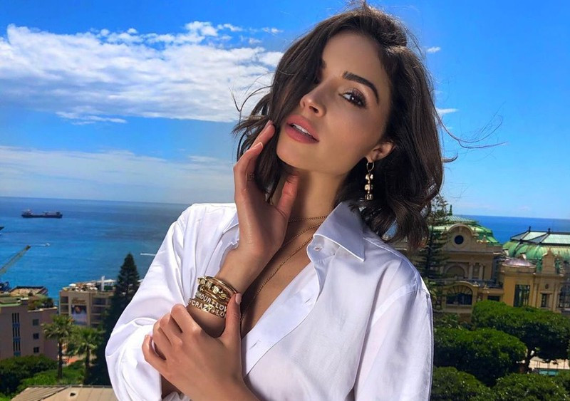 Hoa hau mac benh lac noi mac tu cung: Can benh chi em can than trong