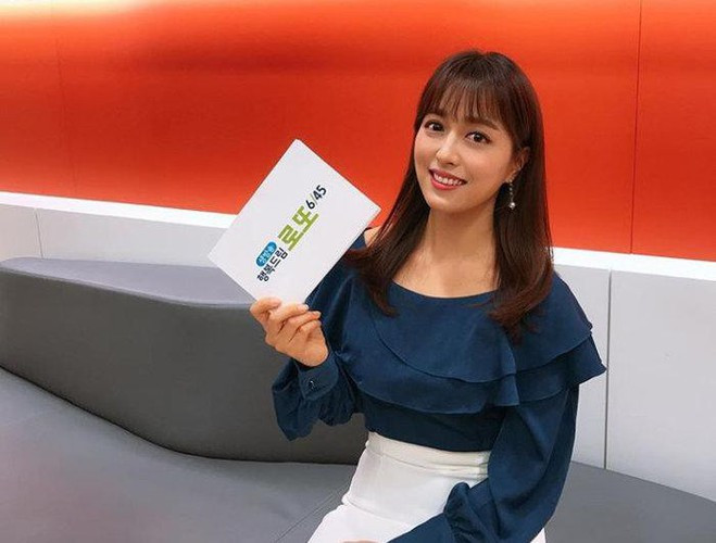 Nữ MC Im Hyun Joo từng gây xôn xao khi tiết lộ cô không mặc nội y khi dẫn bản tin trên sóng trực tiếp. Im Hyun Joo khẳng định, cô thường chọn trang phục tối màu để không ai nhận ra cô không mặc áo ngực dẫn bản tin.