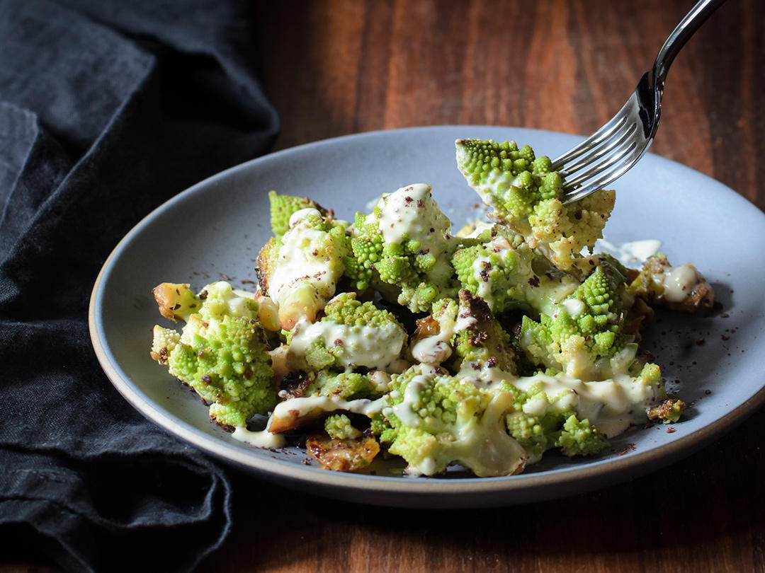 Ngoài việc có hình dáng ưa nhìn và có vị ngon, Romanesco còn là một trong những loại rau tuyệt vời cho sức khỏe của bạn. Nó giúp cải thiện thị lực, tăng cường hệ miễn dịch và thường làm cho cơ thể khỏe mạnh. Đây là loại rau chứa nhiều vitamin C và K cũng như các chất chống oxy hóa.