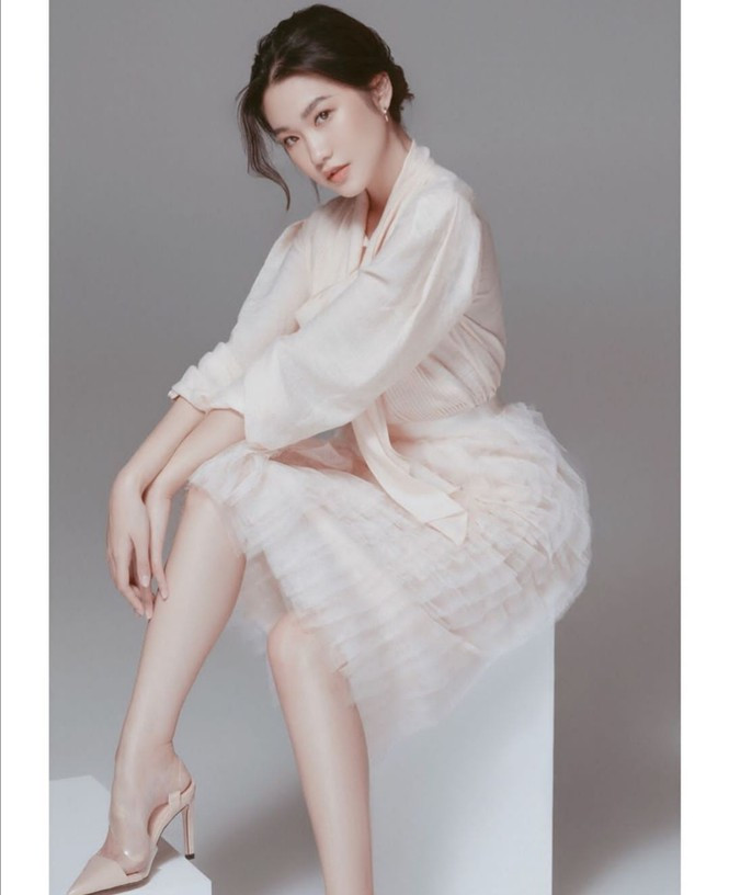 Dù diện theo phong cách nào thì Hải My vẫn cực thu hút ánh nhìn bởi thần thái sắc sảo. Ảnh: FBNV.