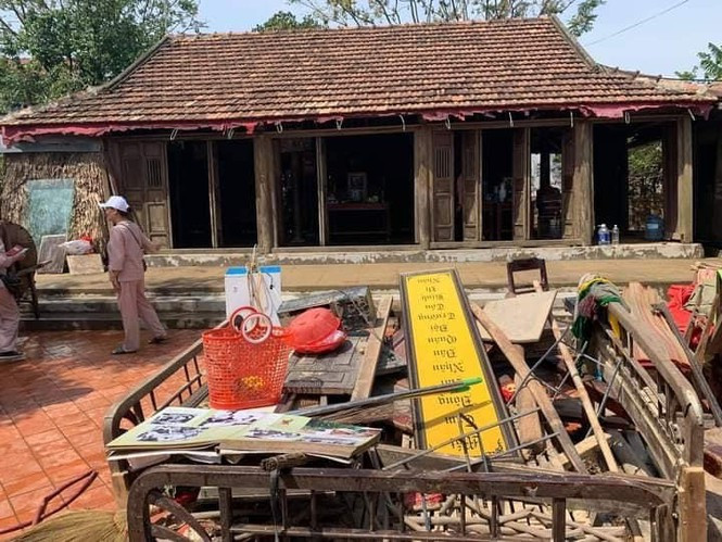 Nhiều kỷ vật vô giá bị lũ cuốn trôi hoặc hư hỏng. Ảnh: Nguyễn Tiến Phương.